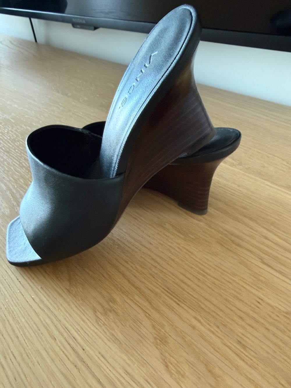 Vince Pia Wedge - Picture 4 of 4